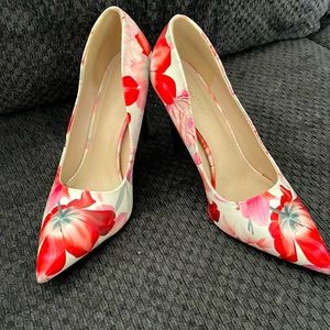 Le château stilettos US 8 floral Pattern